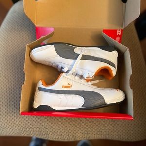Little Boys Puma Sneakers. Light Flight L Jr.